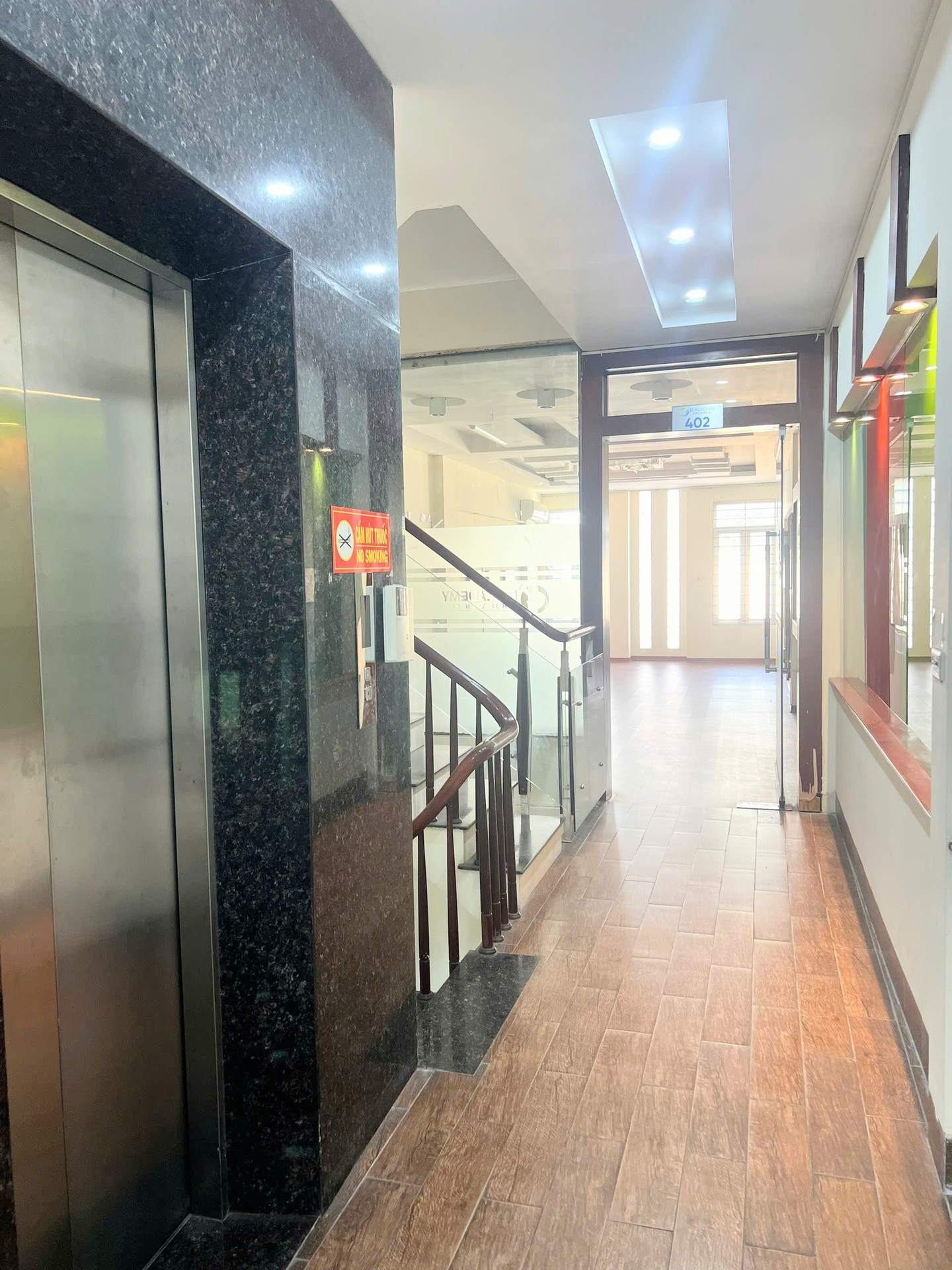 Bán nhà Thái Hà - diện tích 103m2 7 tầng - Ô TÔ TRÁNH - giá 58 tỷ