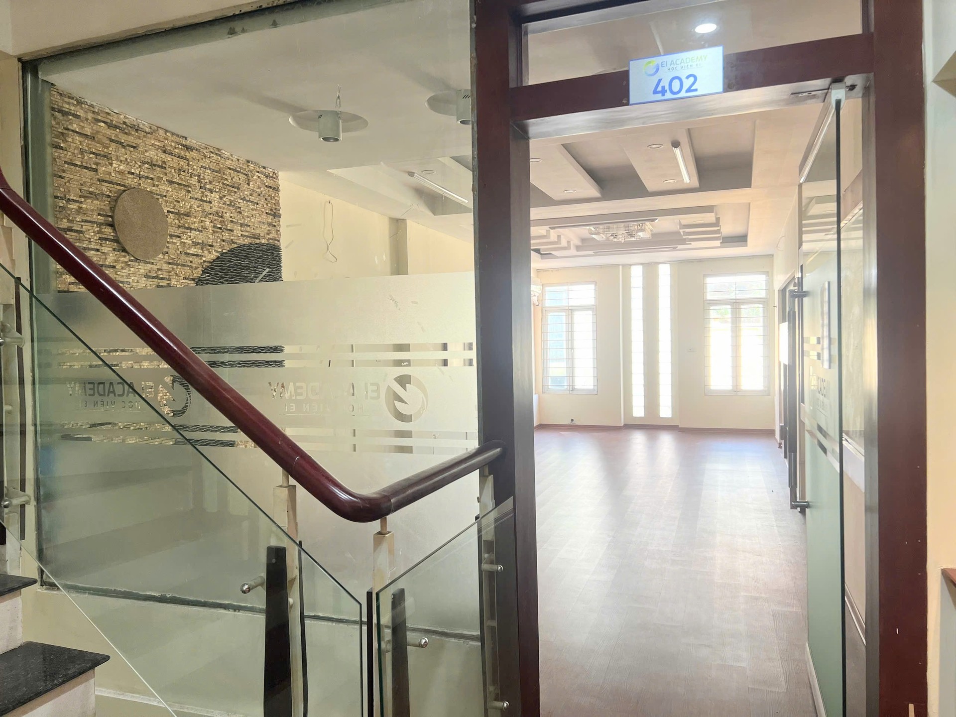 Bán nhà Thái Hà - diện tích 103m2 7 tầng - Ô TÔ TRÁNH - giá 58 tỷ