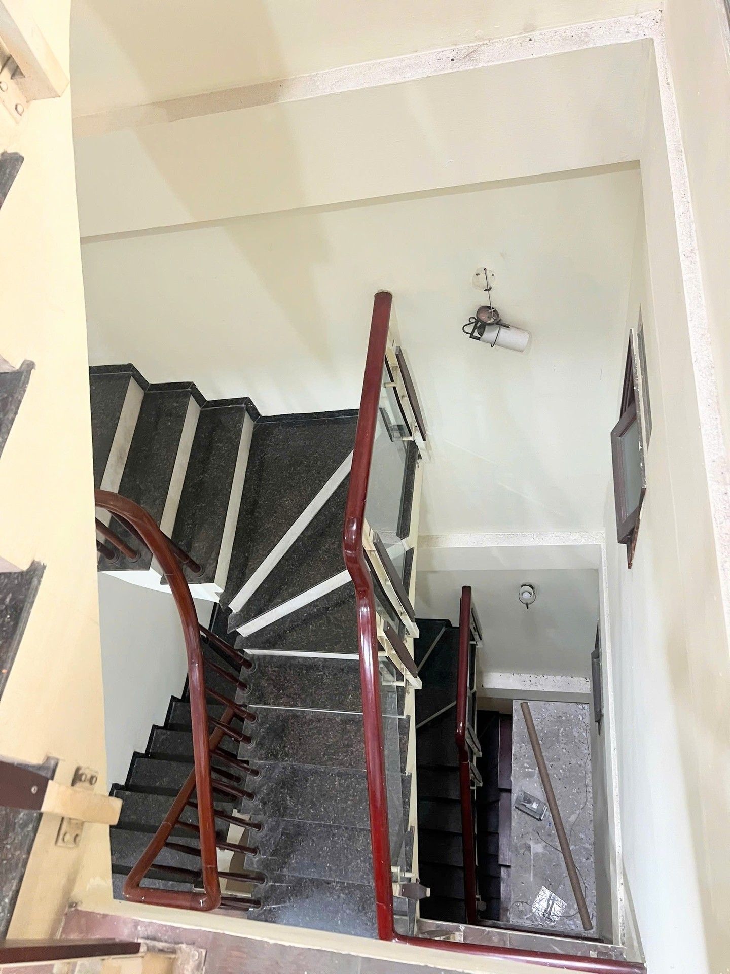 Bán nhà Thái Hà - diện tích 103m2 7 tầng - Ô TÔ TRÁNH - giá 58 tỷ