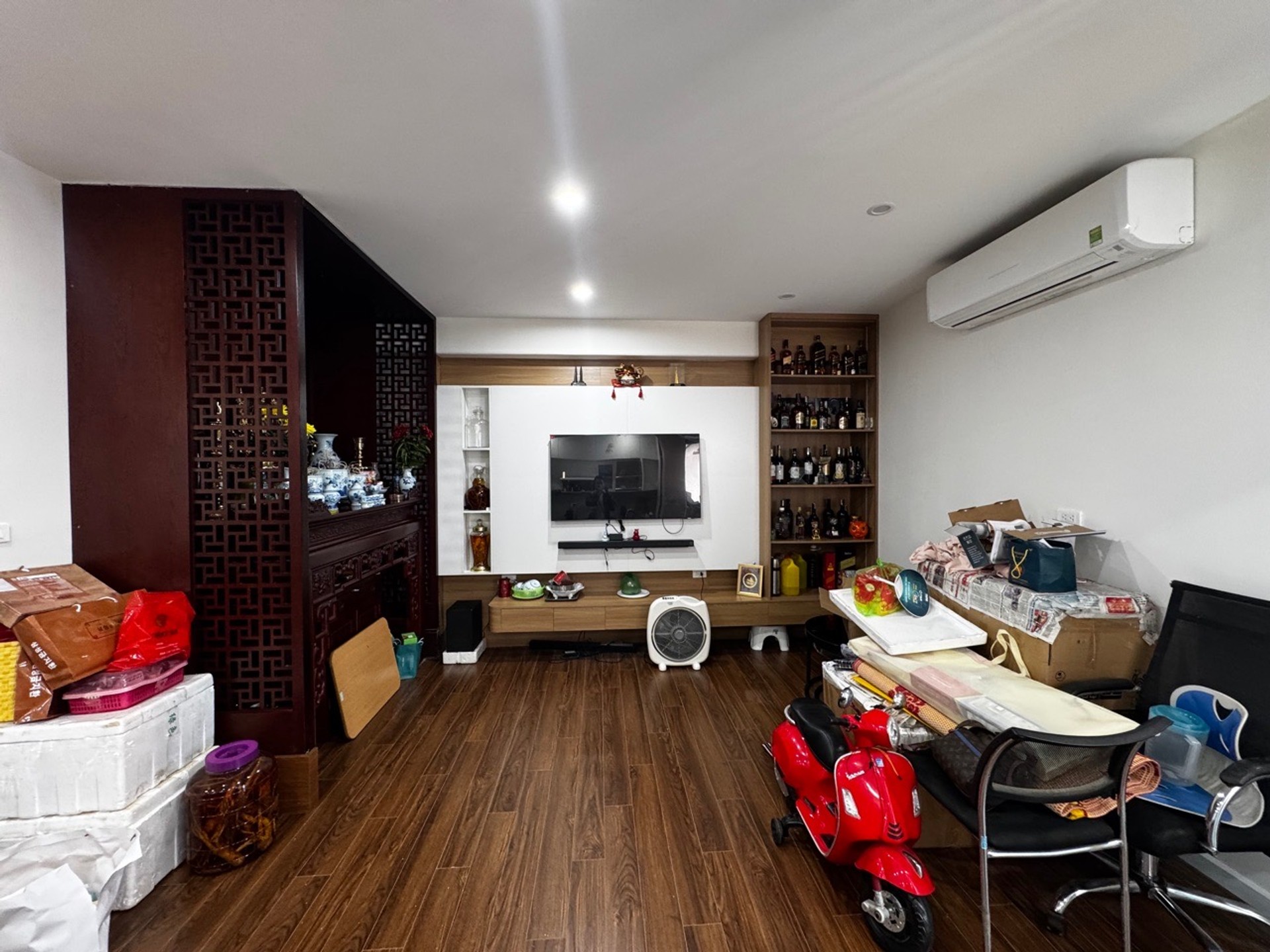 Bán nhà Định Công - diện tích 114m2 1 tầng - Căn hộ chung cư 3 ngủ 2 WC - giá 8,6 tỷ