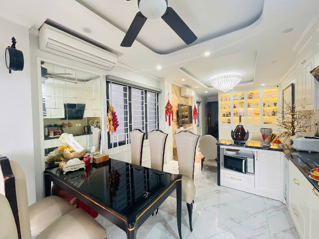 Bán nhà Đại La - diện tích 61m2 7 tầng - MẶT PHỐ, LÔ GÓC - giá 42 tỷ