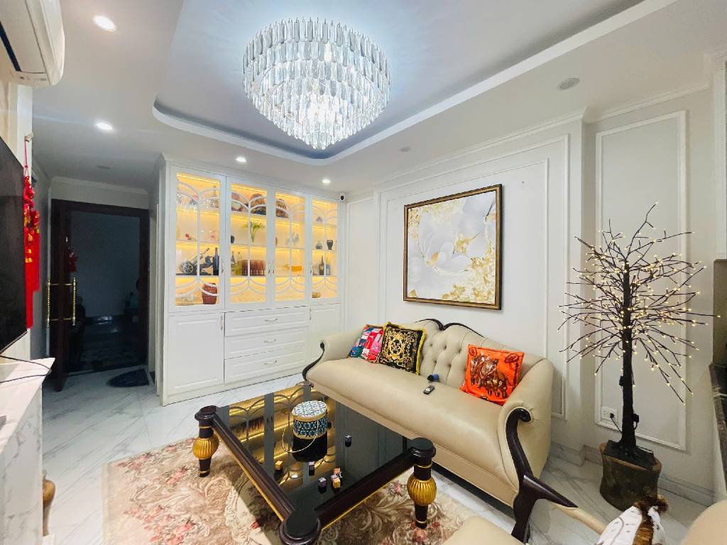 Bán nhà Đại La - diện tích 61m2 7 tầng - MẶT PHỐ, LÔ GÓC - giá 42 tỷ