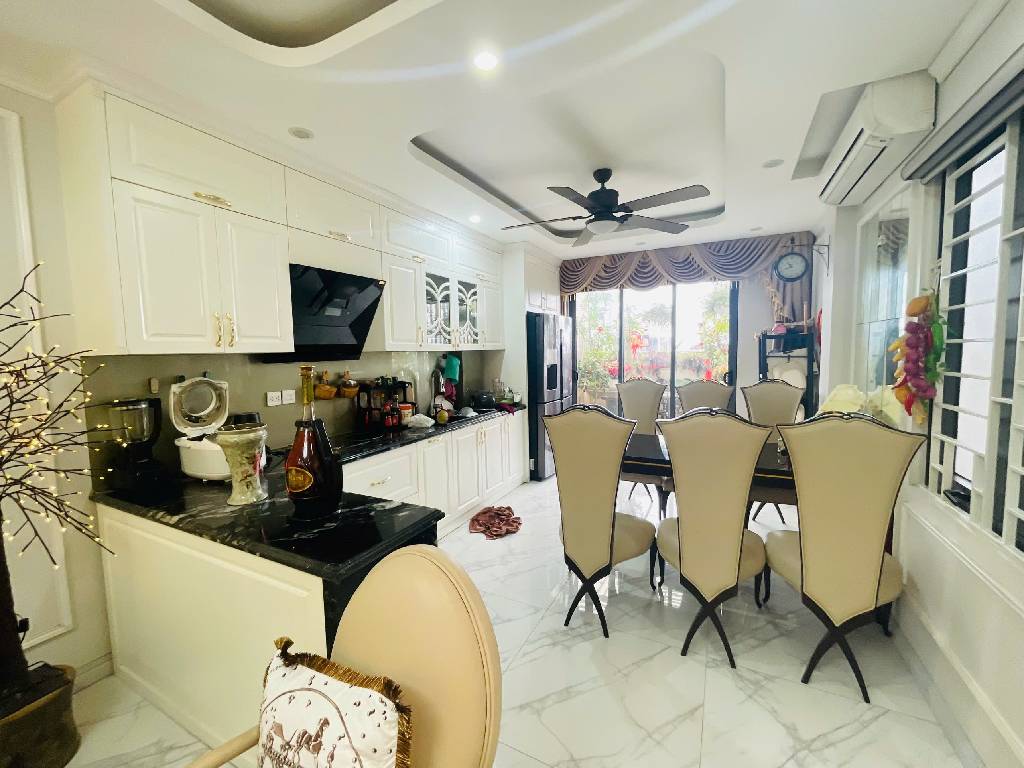 Bán nhà Đại La - diện tích 61m2 7 tầng - MẶT PHỐ, LÔ GÓC - giá 42 tỷ