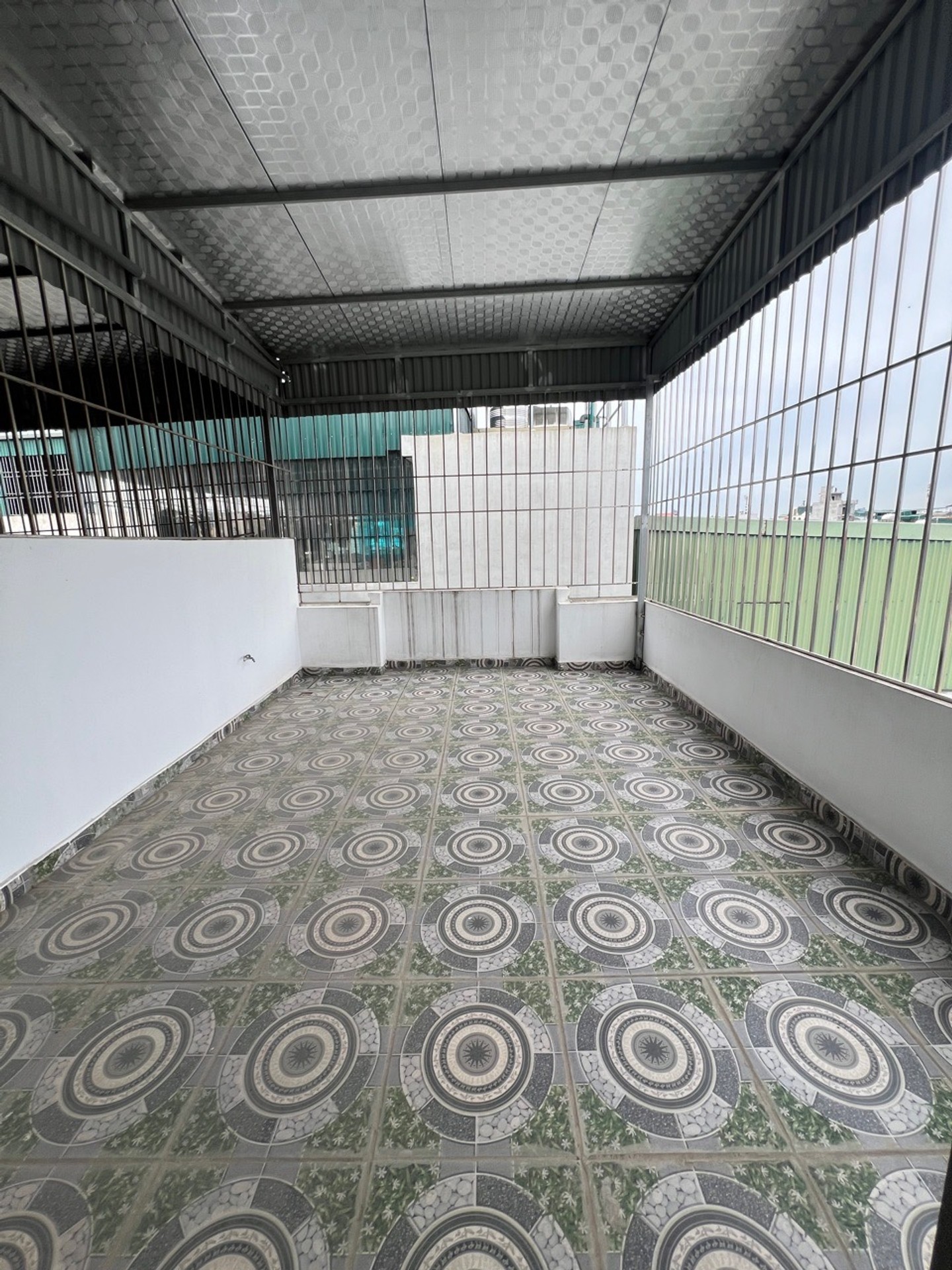 Bán nhà Nguyễn Khoái - diện tích 35m2 5 tầng - gần trường đại học - giá 8,5 tỷ