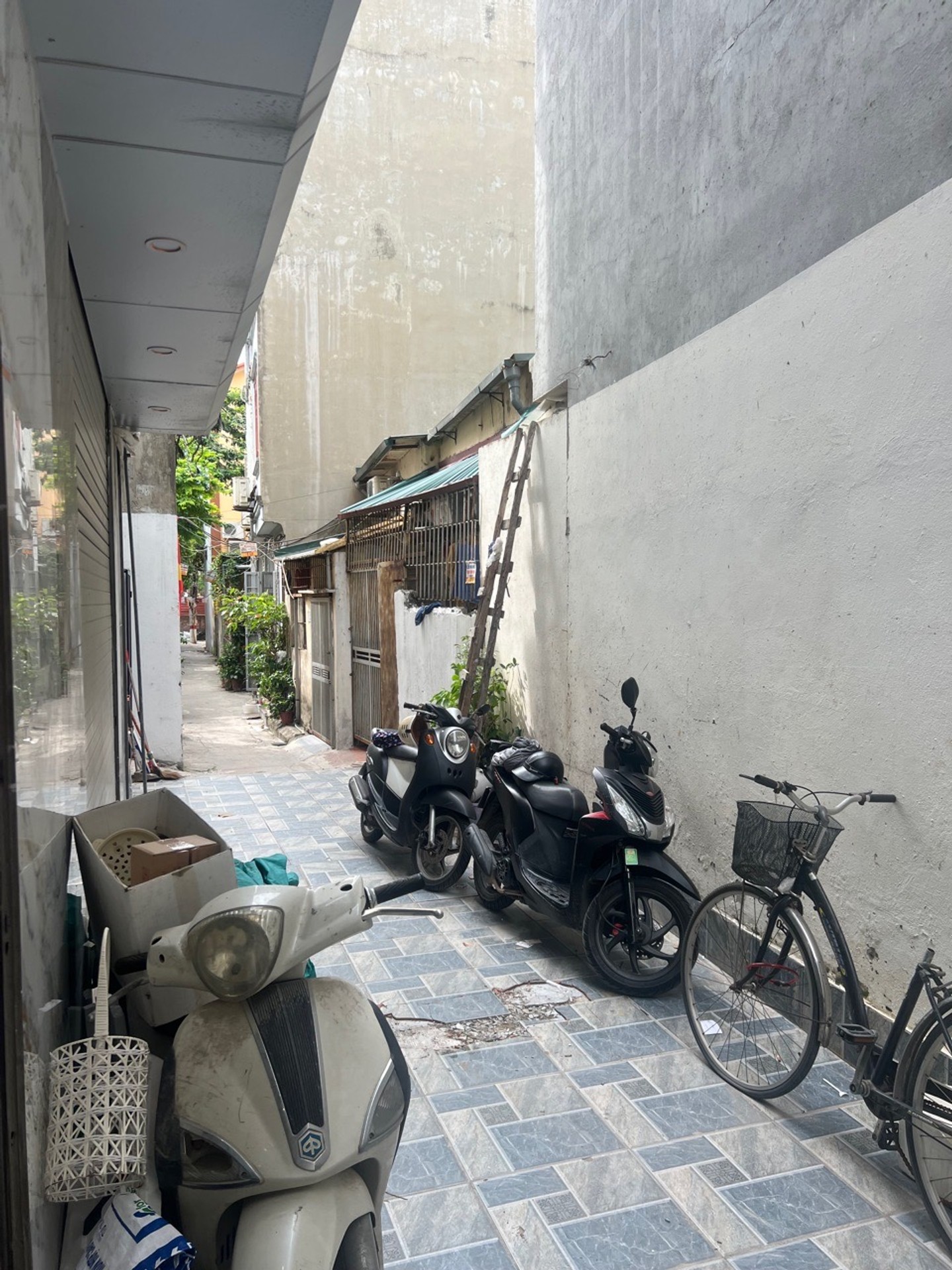 Bán nhà Nguyễn Khoái - diện tích 35m2 5 tầng - gần trường đại học - giá 8,5 tỷ