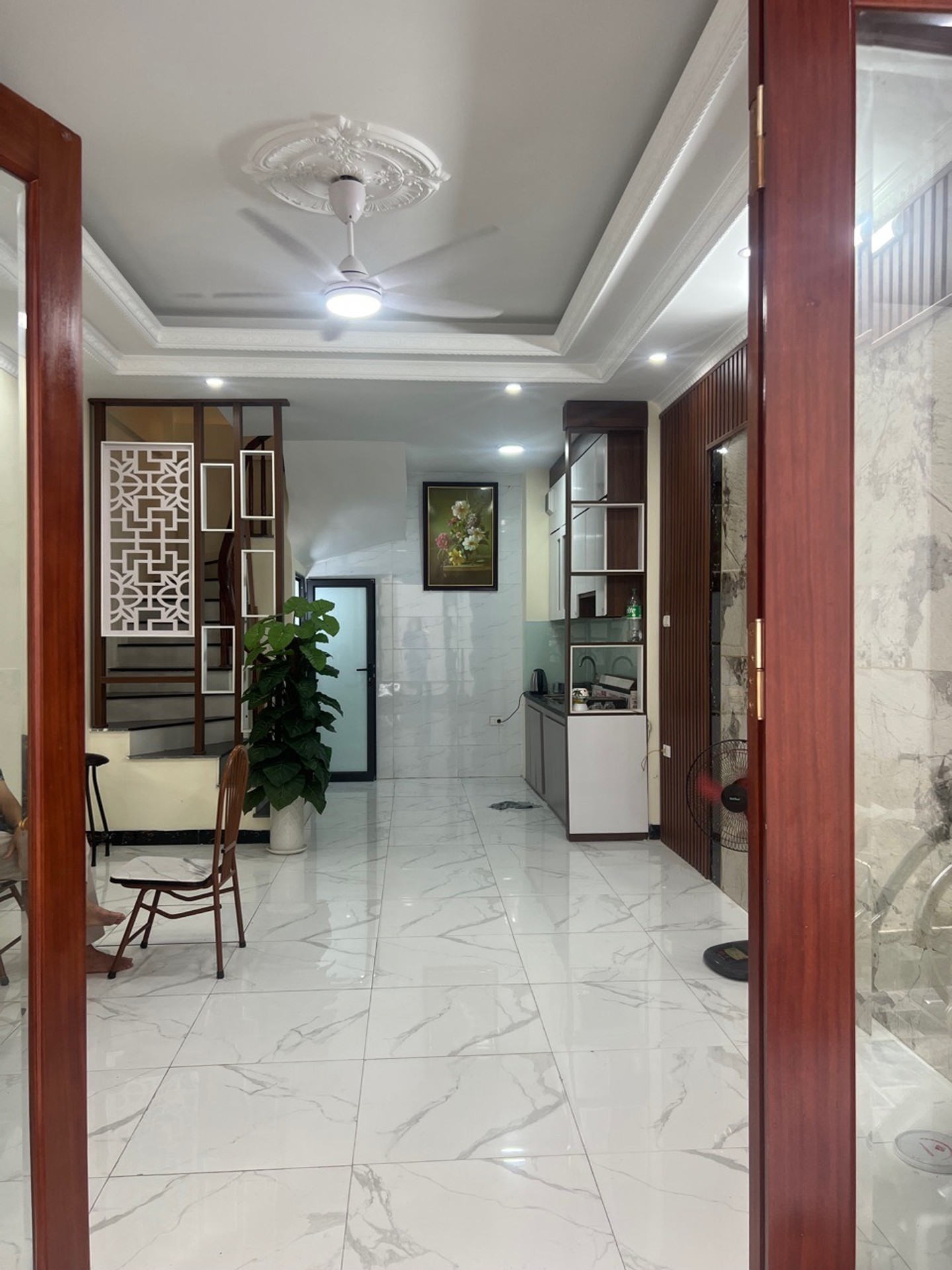 Bán nhà Nguyễn Khoái - diện tích 35m2 5 tầng - gần trường đại học - giá 8,5 tỷ