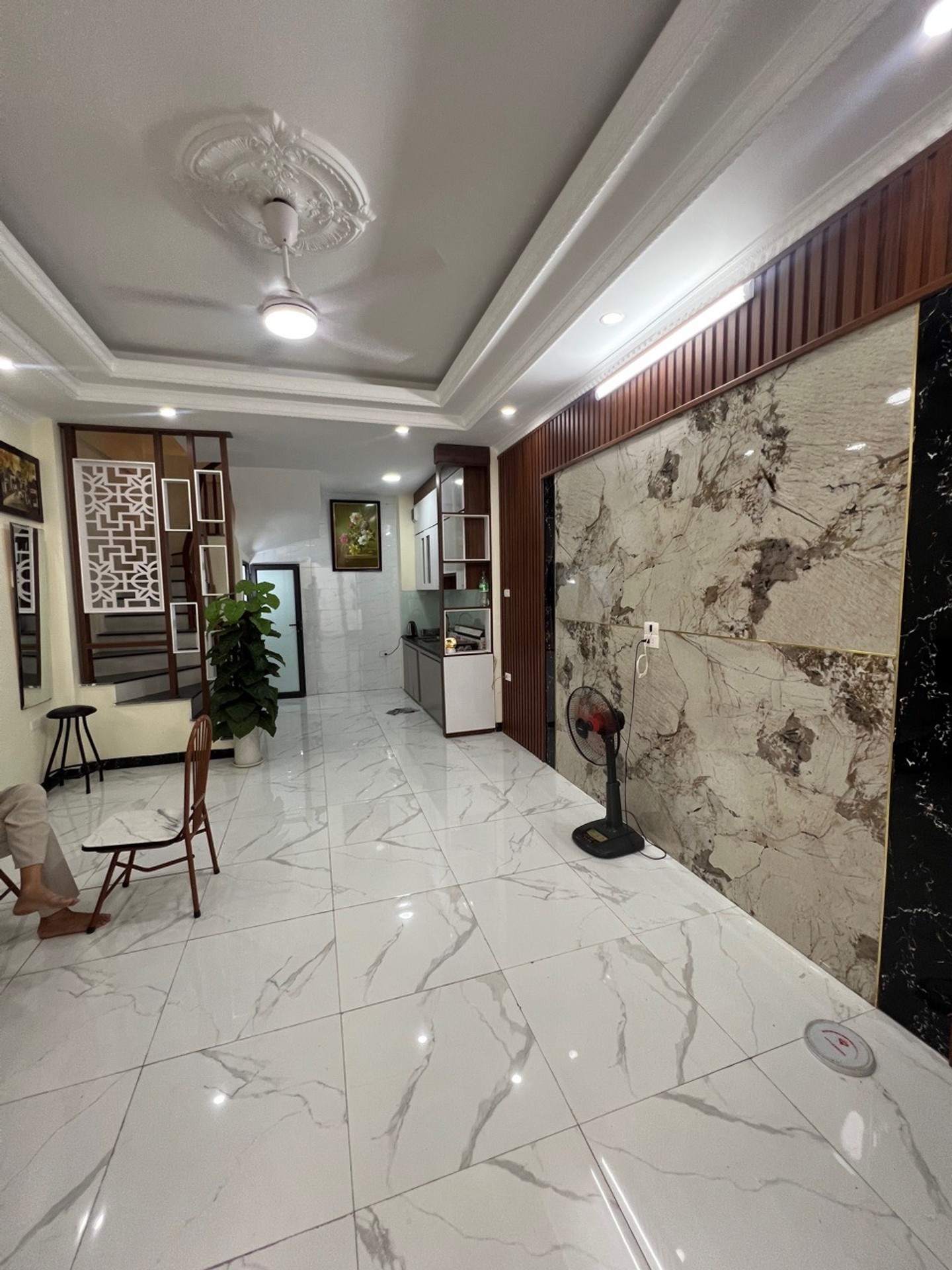 Bán nhà Nguyễn Khoái - diện tích 35m2 5 tầng - gần trường đại học - giá 8,5 tỷ