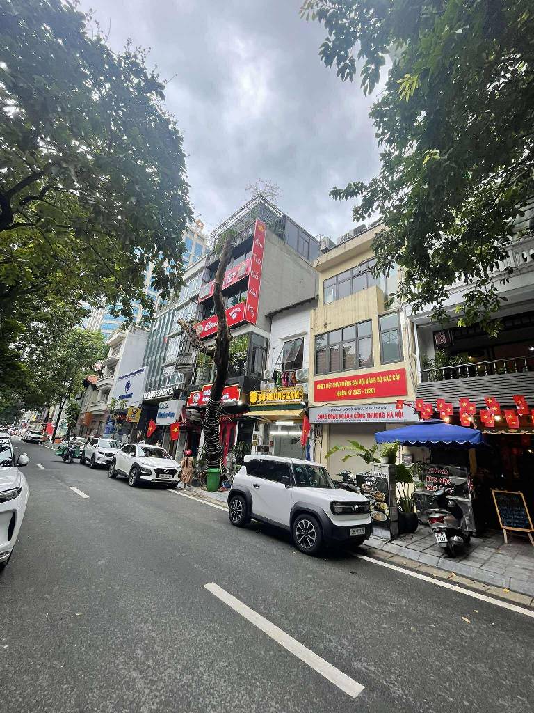 Bán nhà Đoàn Trần Nghiệp - diện tích 45m2 2 tầng - Mặt phố hiếm có - giá 46 tỷ