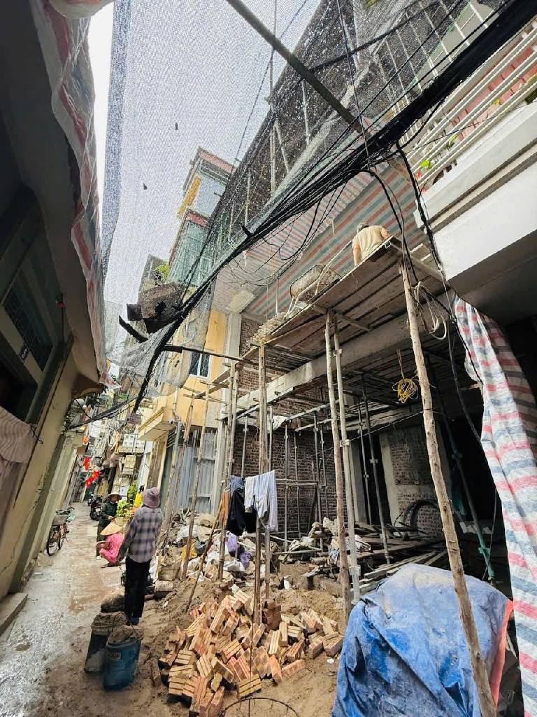 Bán nhà Gốc Đề - diện tích 73.2m2 8 tầng - Nhà mới xây, thang máy - giá 25 tỷ