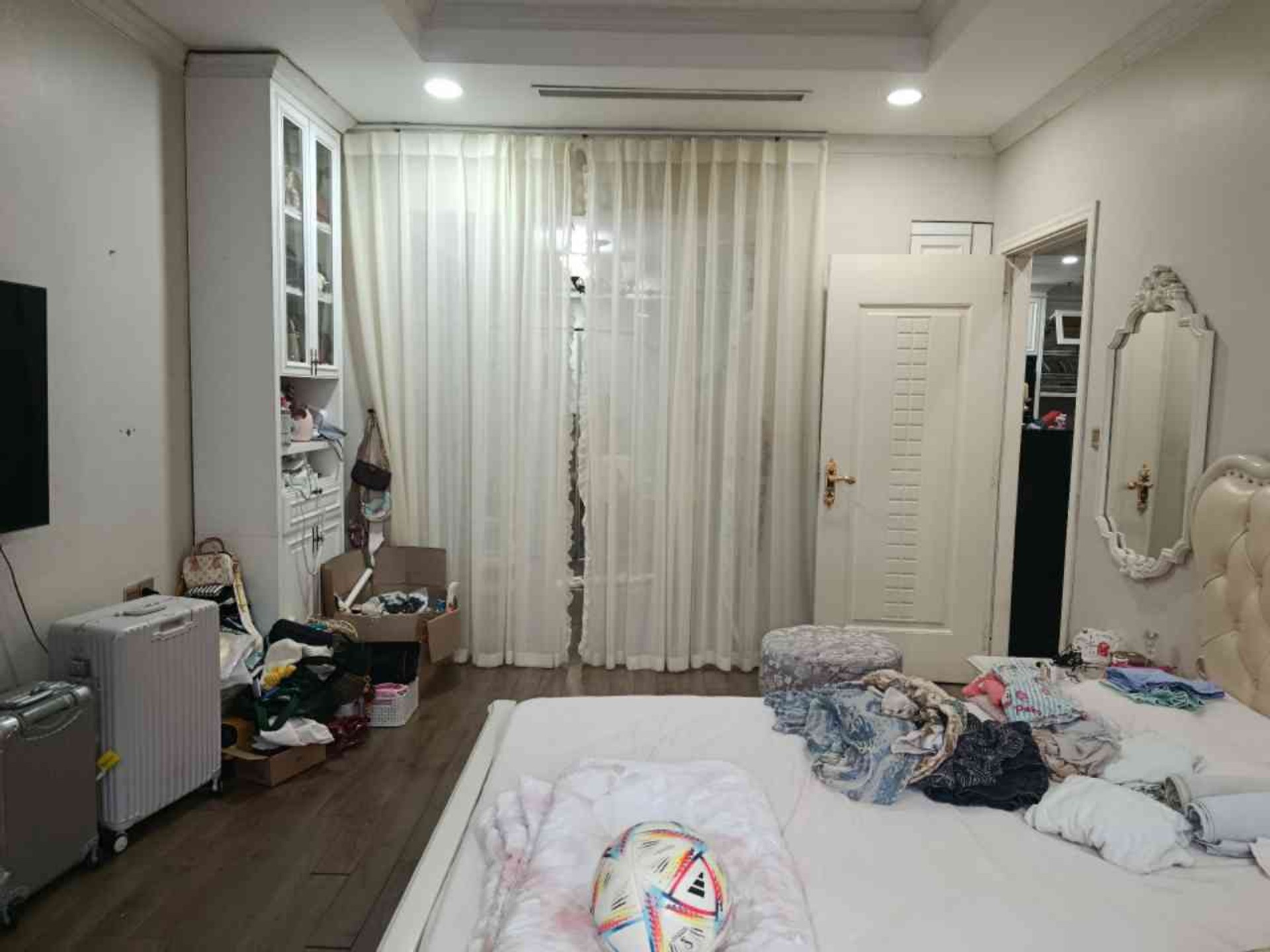 Bán nhà Royal City - diện tích 124m2 18 tầng - Nhà đẹp hiếm có - giá 16,5 tỷ