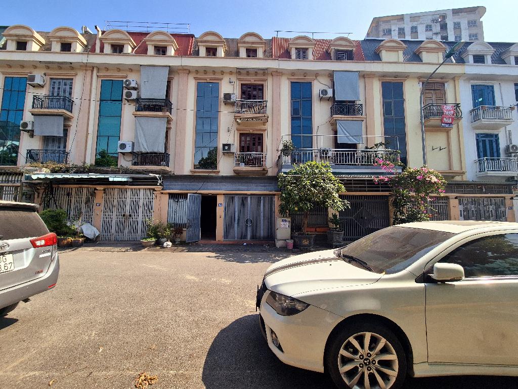 Bán nhà Sa Đôi - diện tích 90m2 4 tầng - SIÊU PHẨM MẶT PHỐ - giá 25,5 tỷ