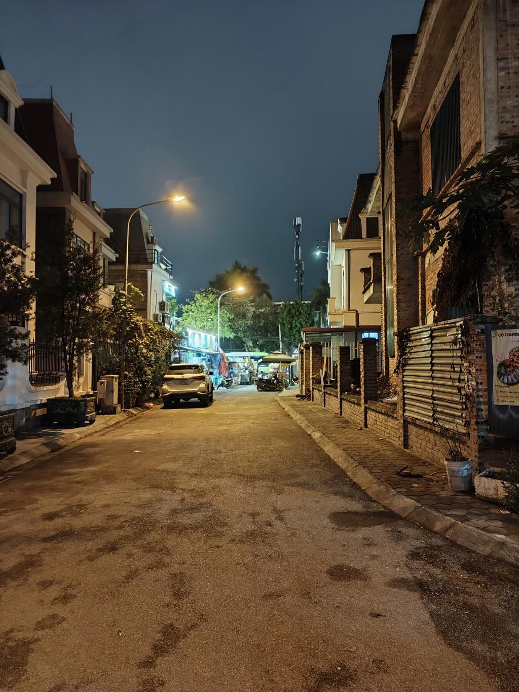 Bán nhà Sa Đôi - diện tích 90m2 4 tầng - SIÊU PHẨM MẶT PHỐ - giá 25,5 tỷ