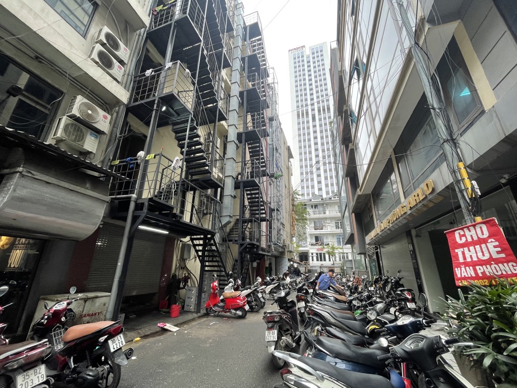 Bán nhà Nguyễn Tuân - diện tích 71.5m2 6 tầng - 2 mặt thoáng - giá 14,3 tỷ