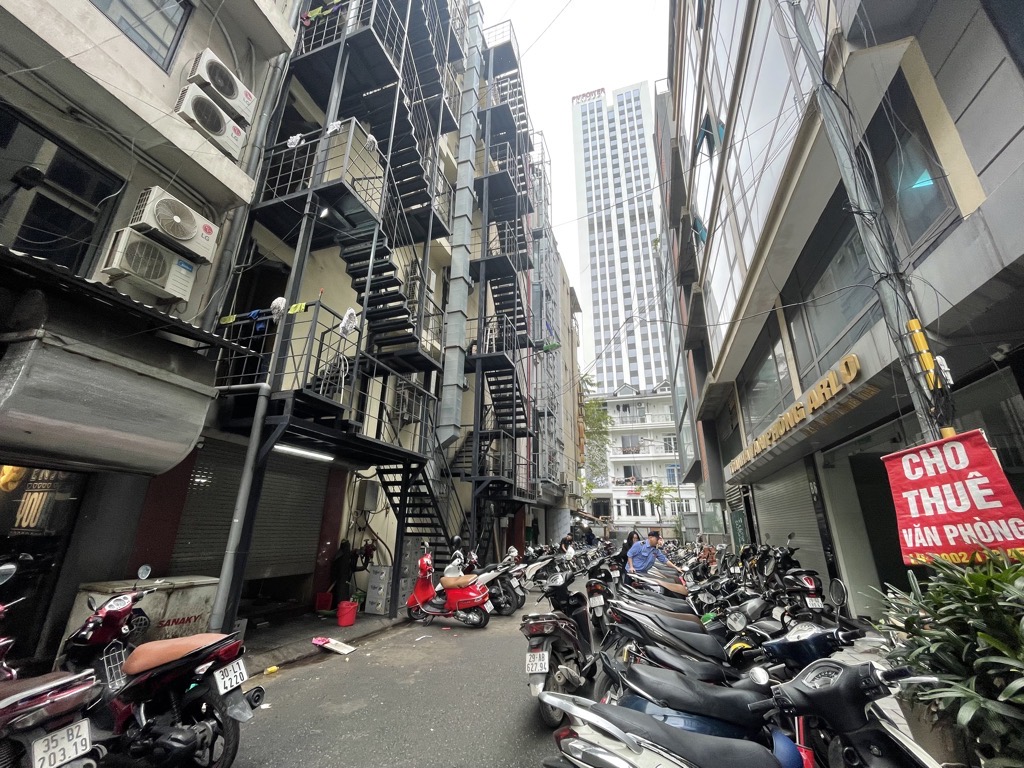 Bán nhà Nguyễn Tuân - diện tích 71.5m2 6 tầng - 2 mặt thoáng - giá 14,3 tỷ