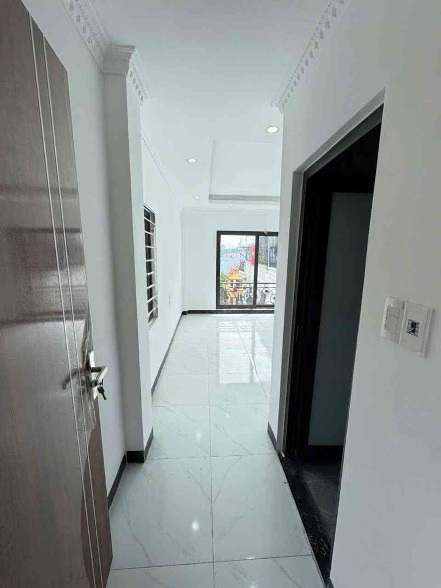 Bán nhà Nguyễn Khoái - diện tích 40m2 6 tầng - Thang máy - giá 9,8 tỷ