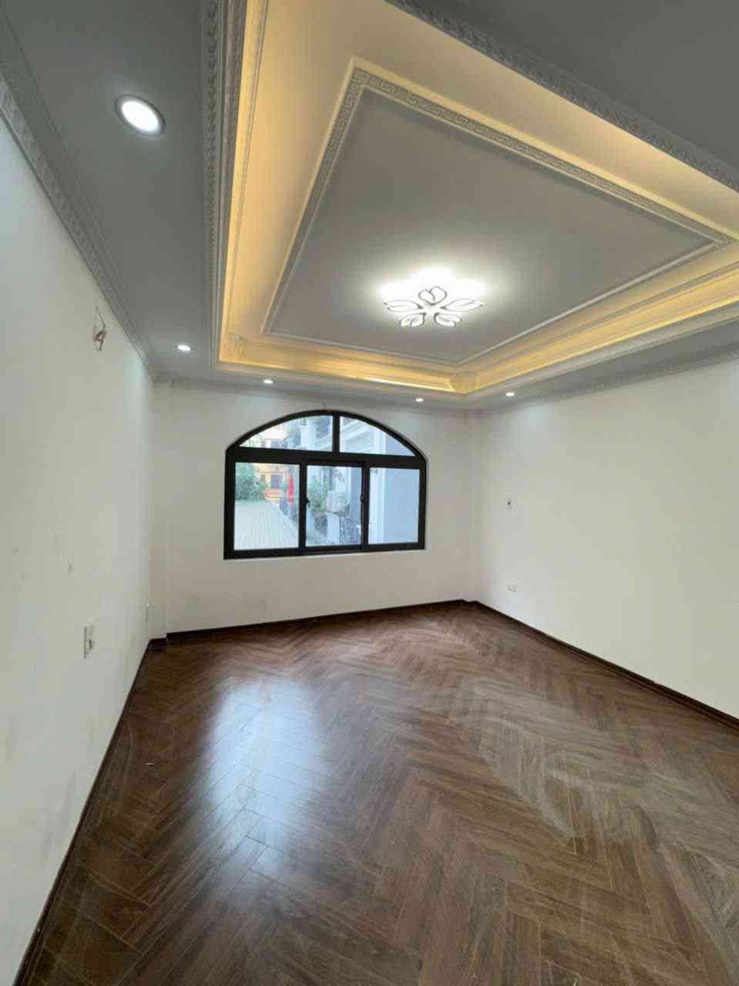 Bán nhà Nguyễn Khoái - diện tích 40m2 6 tầng - Thang máy - giá 9,8 tỷ