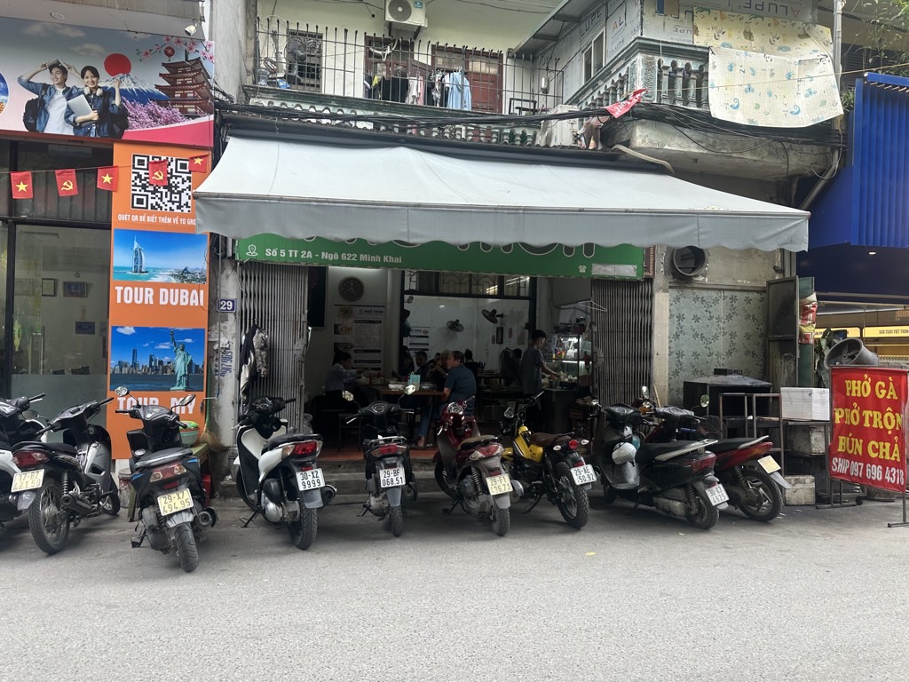 Bán nhà Minh Khai - diện tích 67m2 2 tầng - Mặt tiền cực rộng - giá 28,5 tỷ