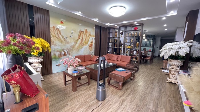 Bán nhà Hoàng Văn Thái - diện tích 96m2 6 tầng - ô tô tải đỗ cửa - giá 35 tỷ