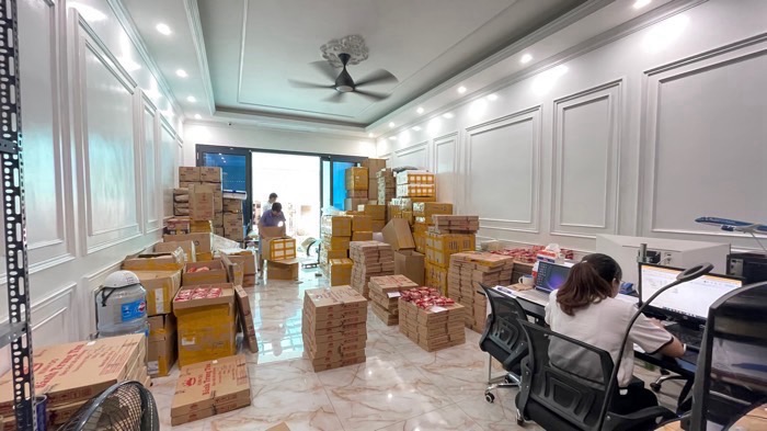 Bán nhà Hoàng Văn Thái - diện tích 96m2 6 tầng - ô tô tải đỗ cửa - giá 35 tỷ