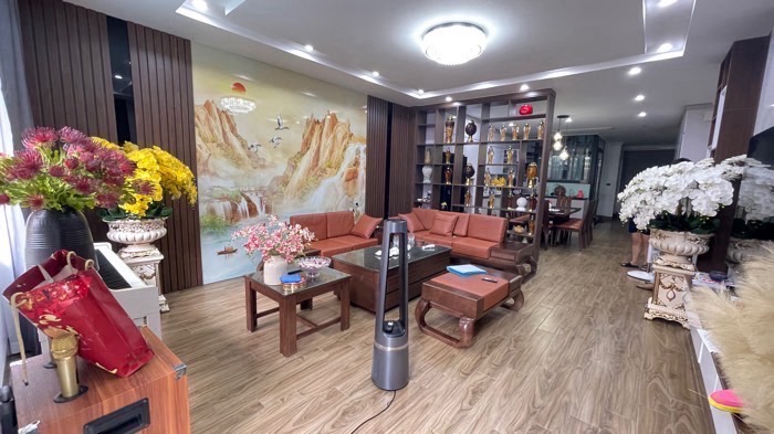 Bán nhà Hoàng Văn Thái - diện tích 96m2 6 tầng - ô tô tải đỗ cửa - giá 35 tỷ