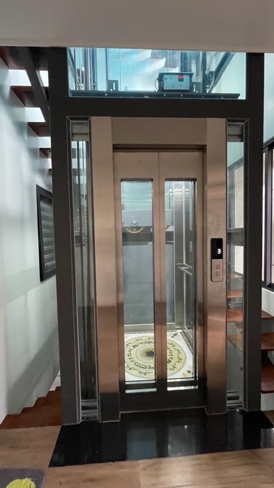 Bán nhà Hoàng Văn Thái - diện tích 96m2 6 tầng - ô tô tải đỗ cửa - giá 35 tỷ