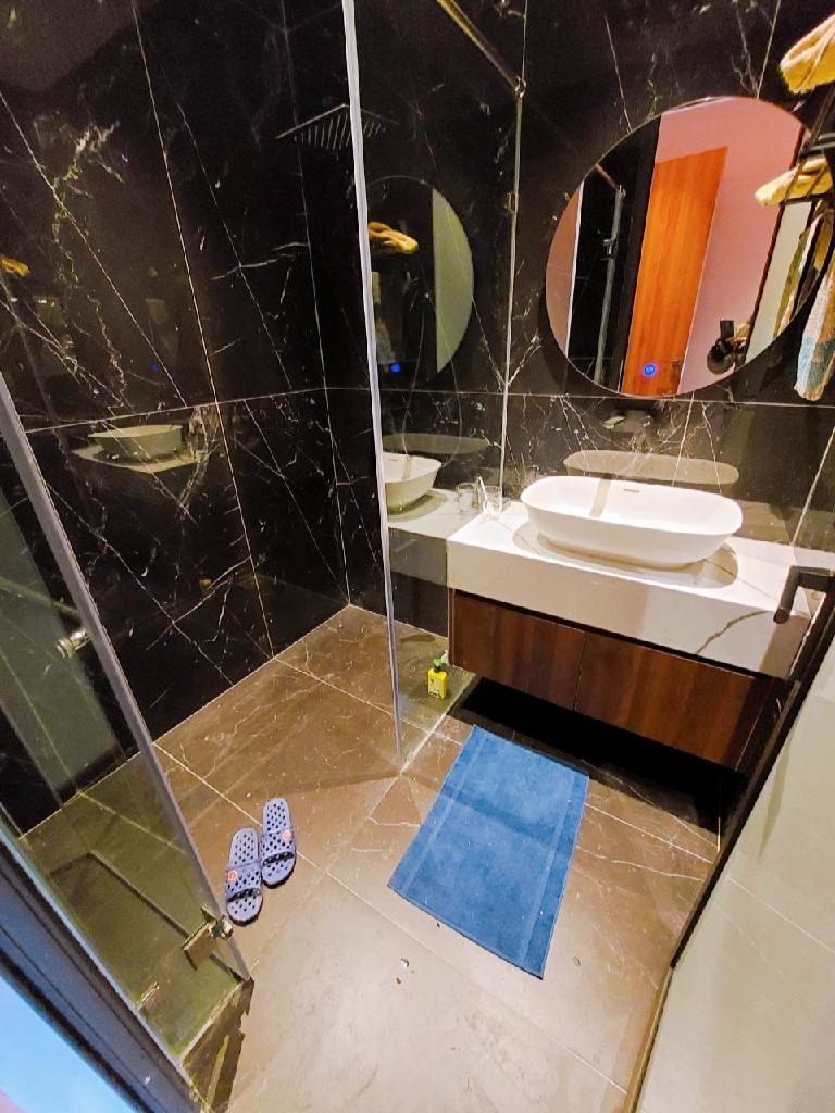 Bán nhà Nguyễn Cảnh Dị - diện tích 166m2 9 tầng - Lô góc - giá 135 tỷ