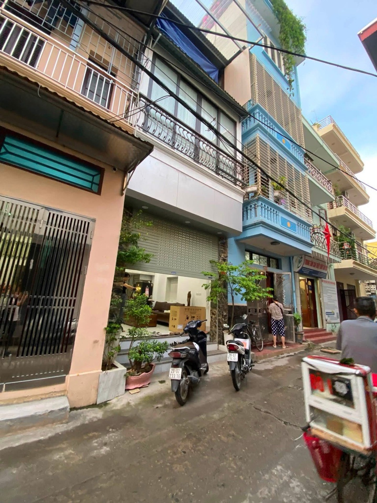 Bán nhà Tân Mai - diện tích 30m2 3 tầng - ô tô tránh - giá 4,8 tỷ
