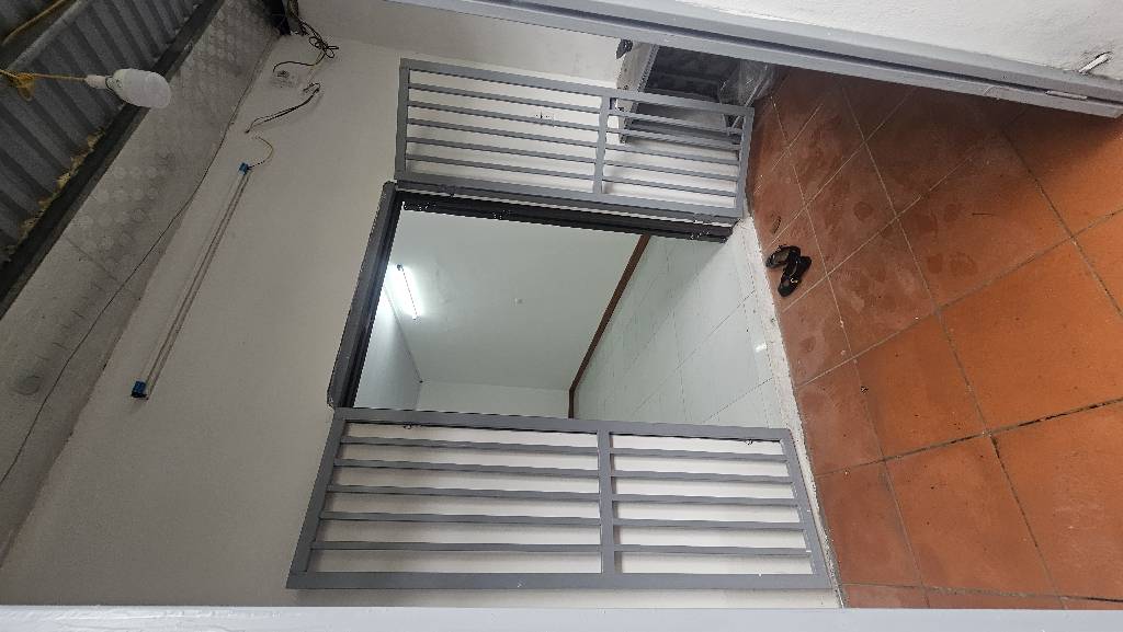 Bán nhà Thúy Lĩnh - diện tích 45m2 2 tầng - ô tô đỗ cửa - giá 2 tỷ