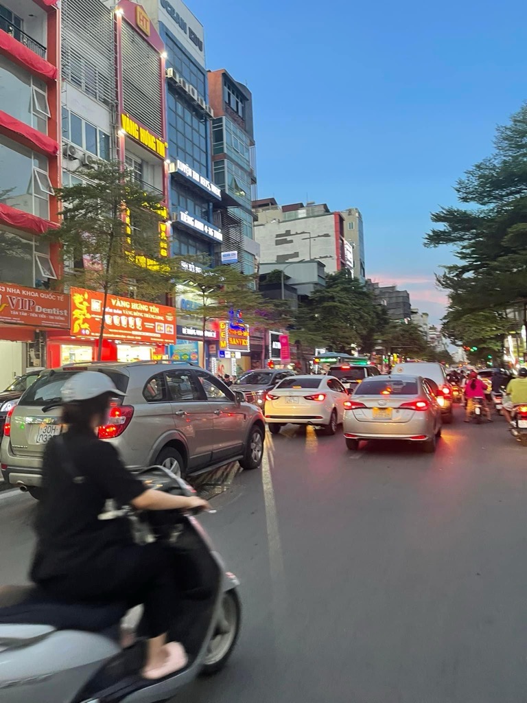 Bán nhà Nguyễn Lương Bằng - diện tích 114m2 5 tầng - Mặt phố kinh doanh sầm uất - giá 57 tỷ