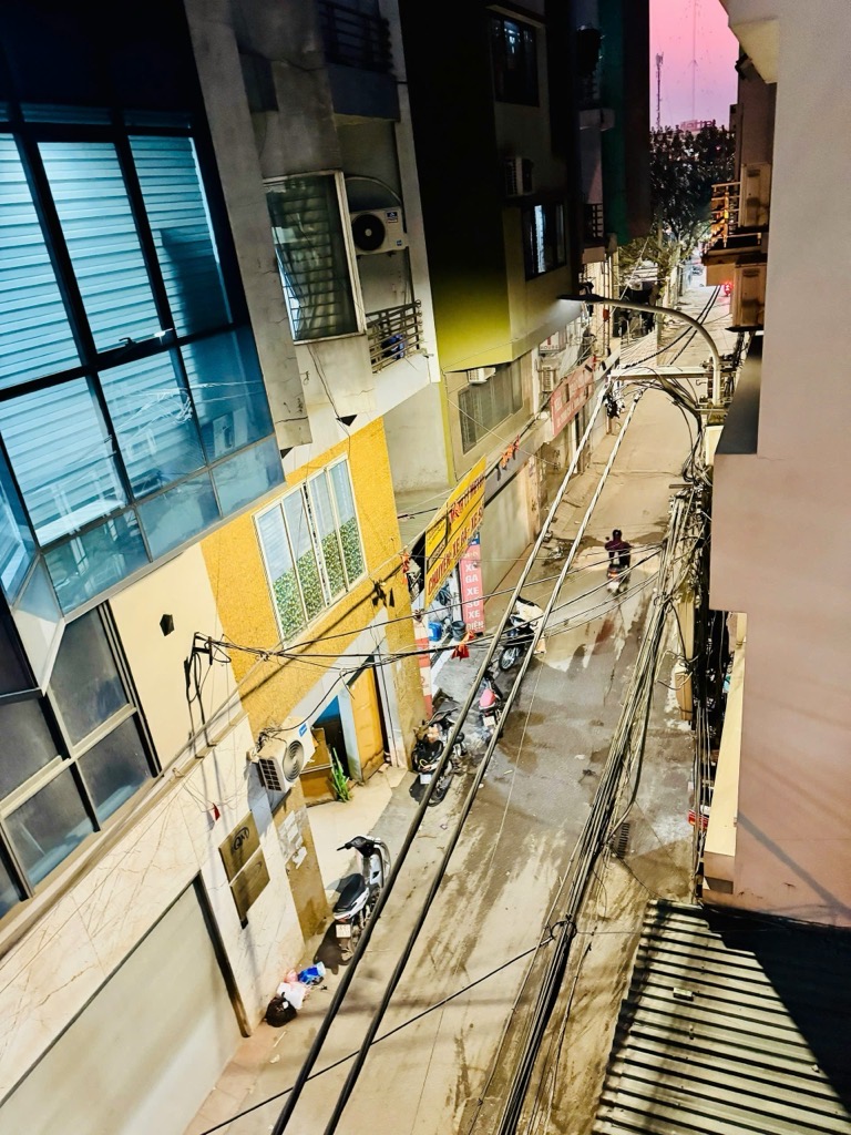 Bán nhà Đại Lộ Thăng Long - diện tích 118m2 3 tầng - ô tô tránh - giá 37,7 tỷ