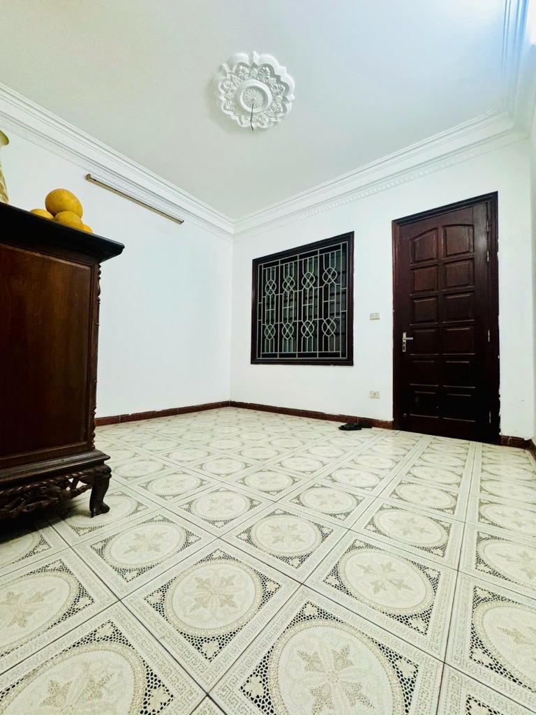 Bán nhà Đại Lộ Thăng Long - diện tích 118m2 3 tầng - ô tô tránh - giá 37,7 tỷ