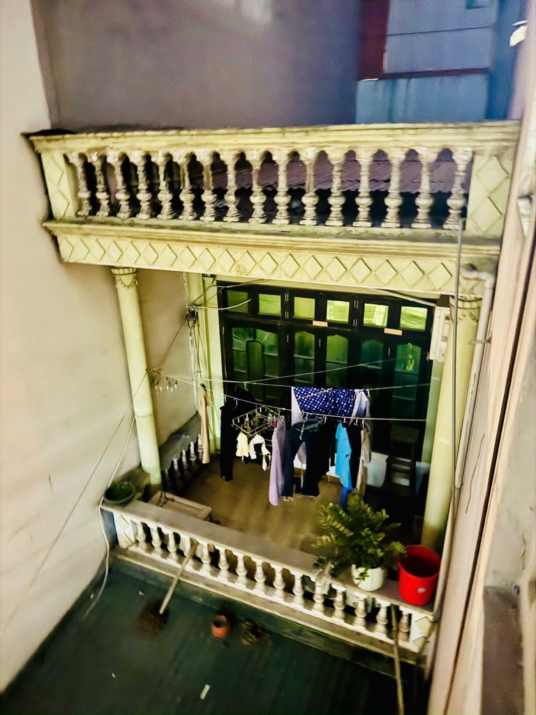 Bán nhà Đại Lộ Thăng Long - diện tích 118m2 3 tầng - ô tô tránh - giá 37,7 tỷ