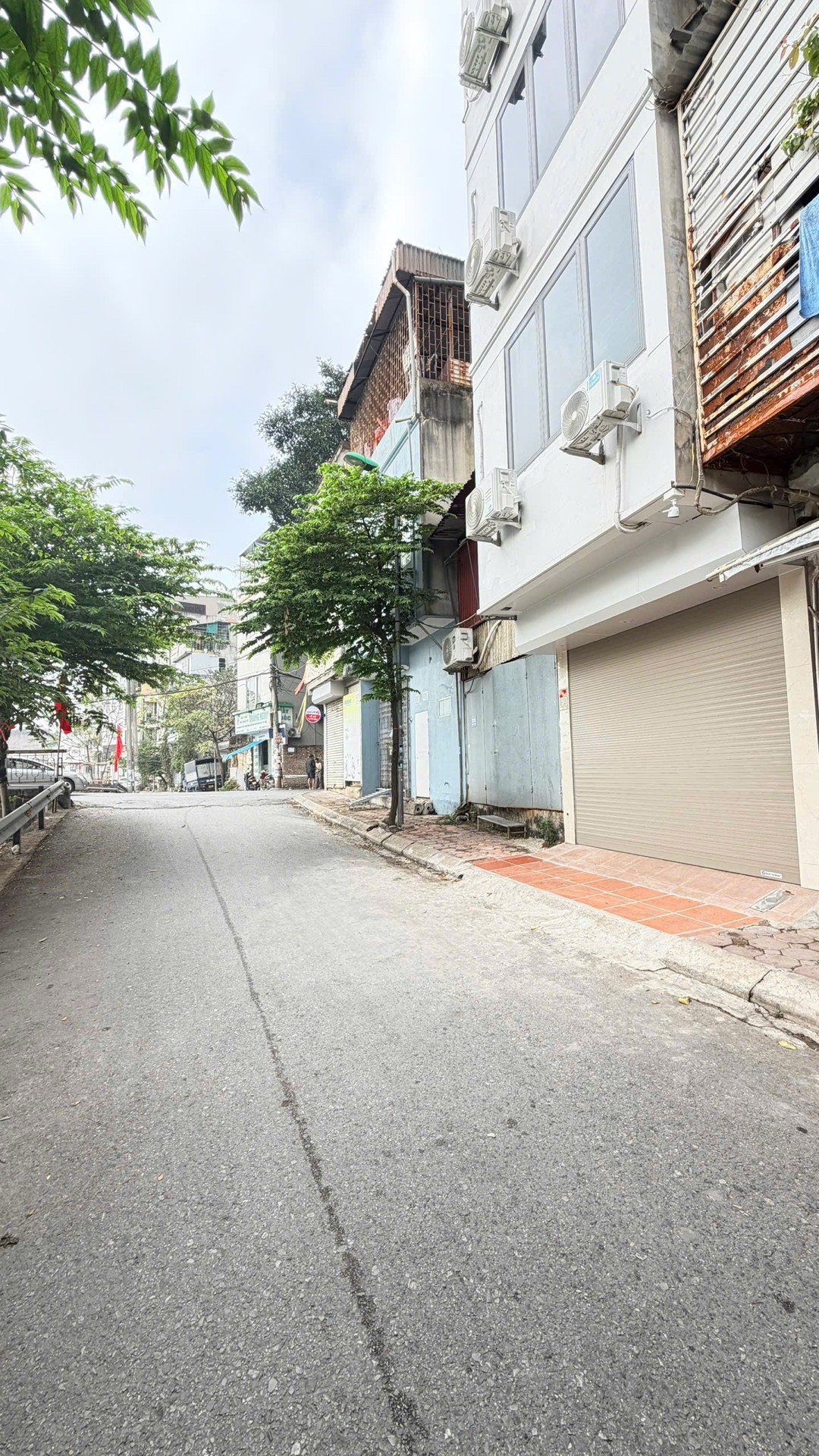 Bán nhà Quốc Bảo - diện tích 30m2 6 tầng - ô tô tránh - giá 12 tỷ