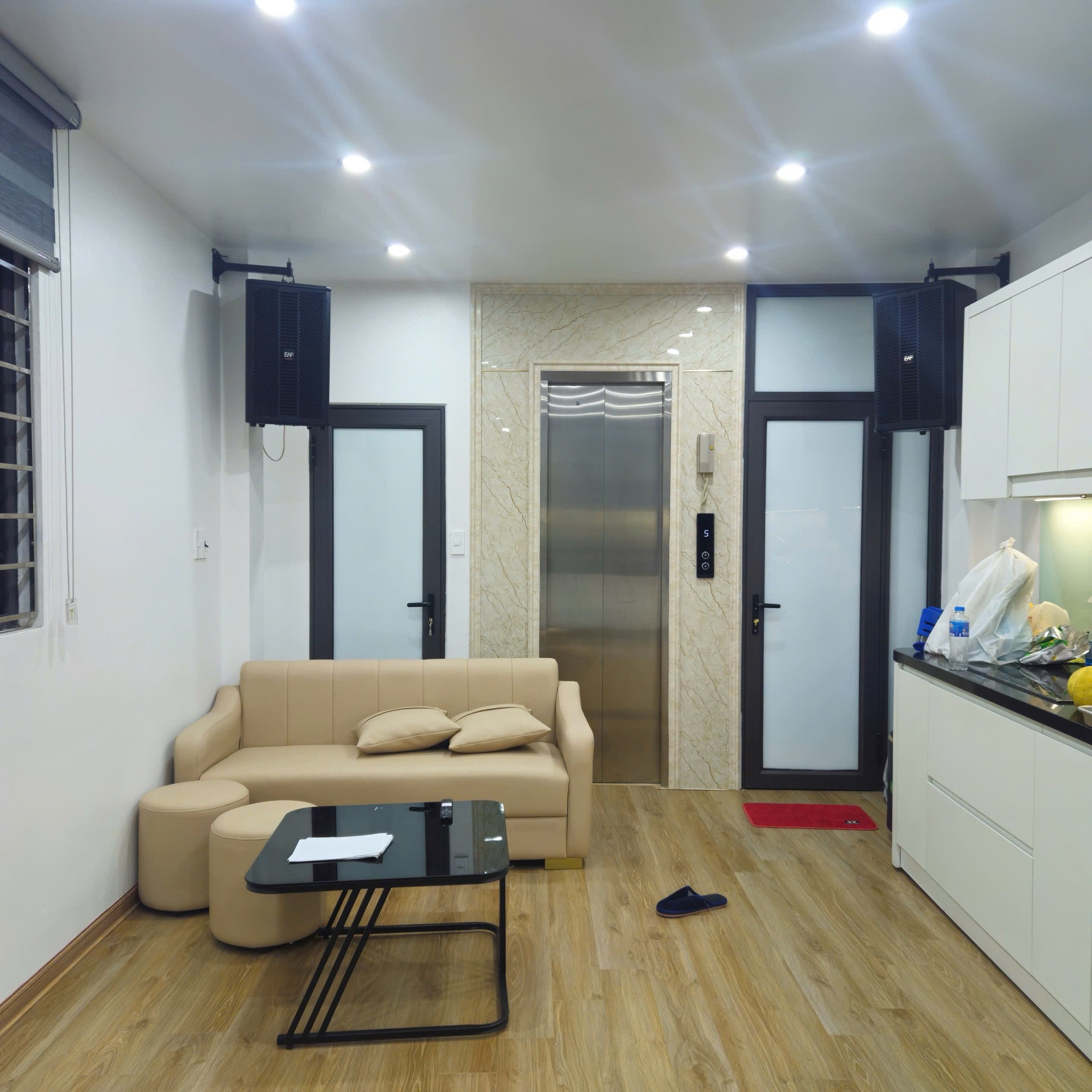 Bán nhà Quốc Bảo - diện tích 30m2 6 tầng - ô tô tránh - giá 12 tỷ
