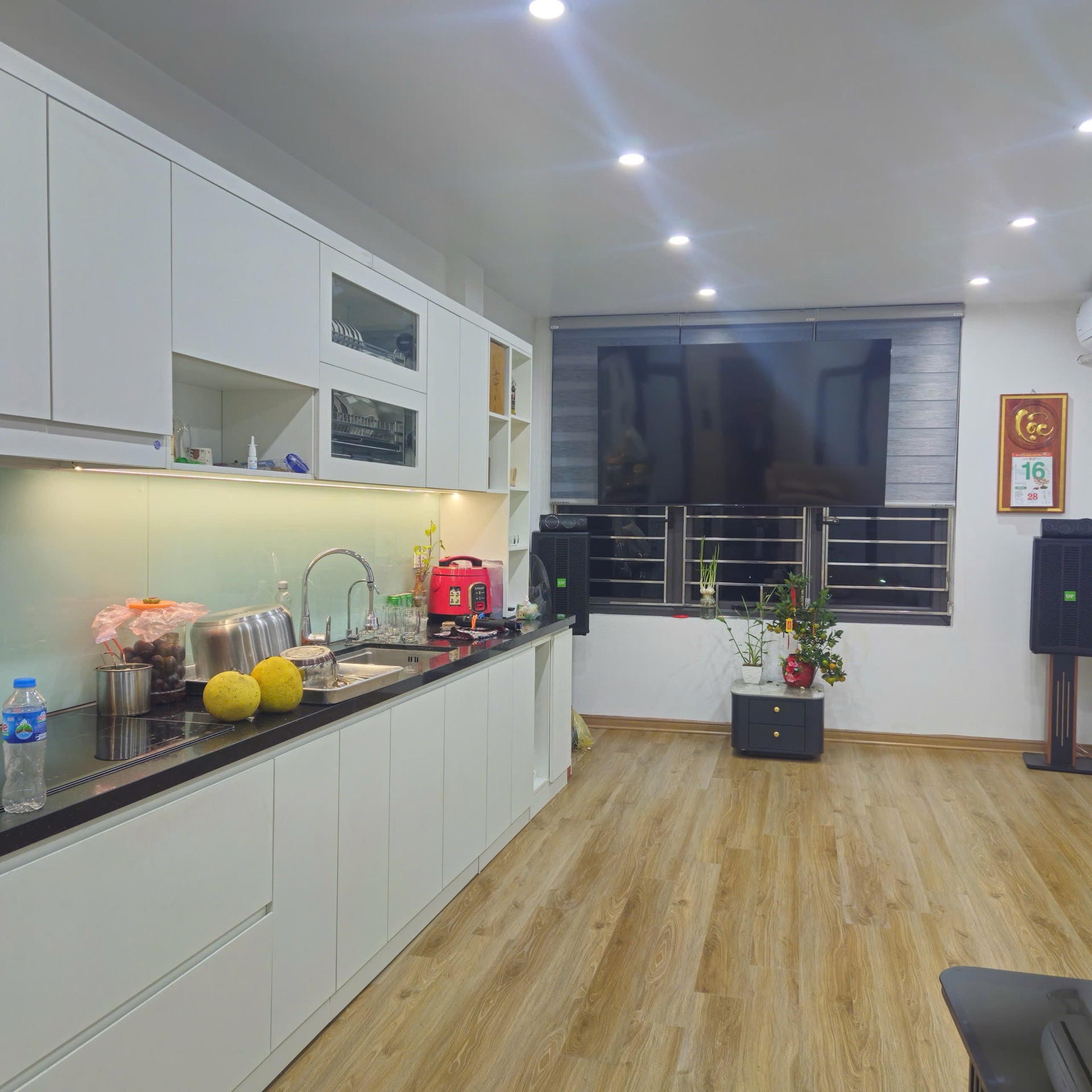 Bán nhà Quốc Bảo - diện tích 30m2 6 tầng - ô tô tránh - giá 12 tỷ