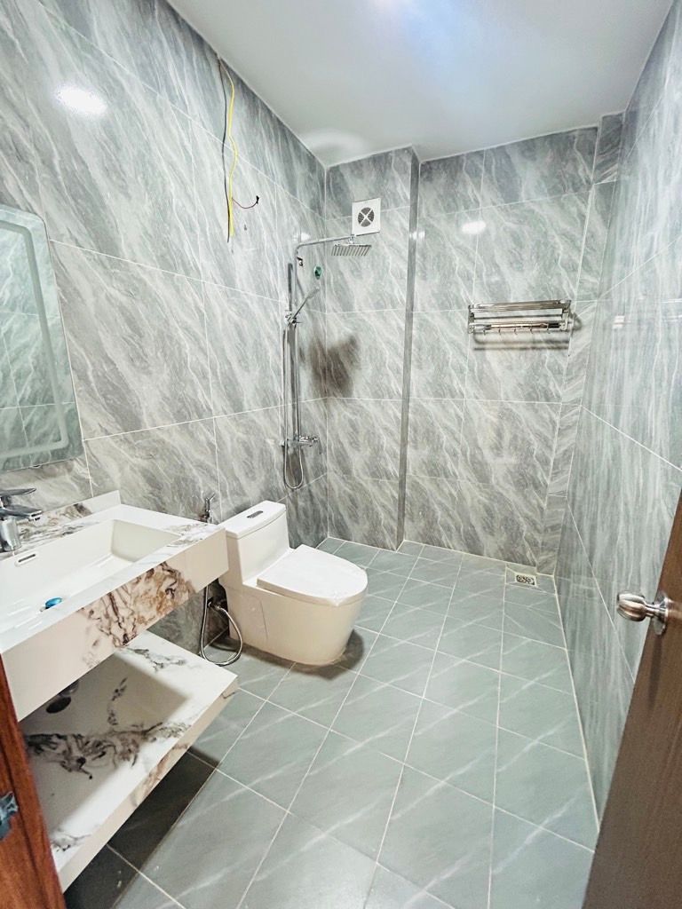Bán nhà Vĩnh Hưng - diện tích 41m2 5 tầng - Gara ô tô, thang máy - giá 13,5 tỷ
