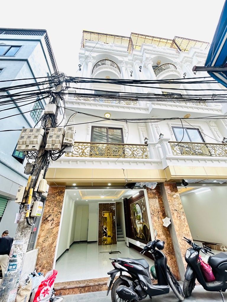 Bán nhà Vĩnh Hưng - diện tích 41m2 5 tầng - Gara ô tô, thang máy - giá 13,5 tỷ