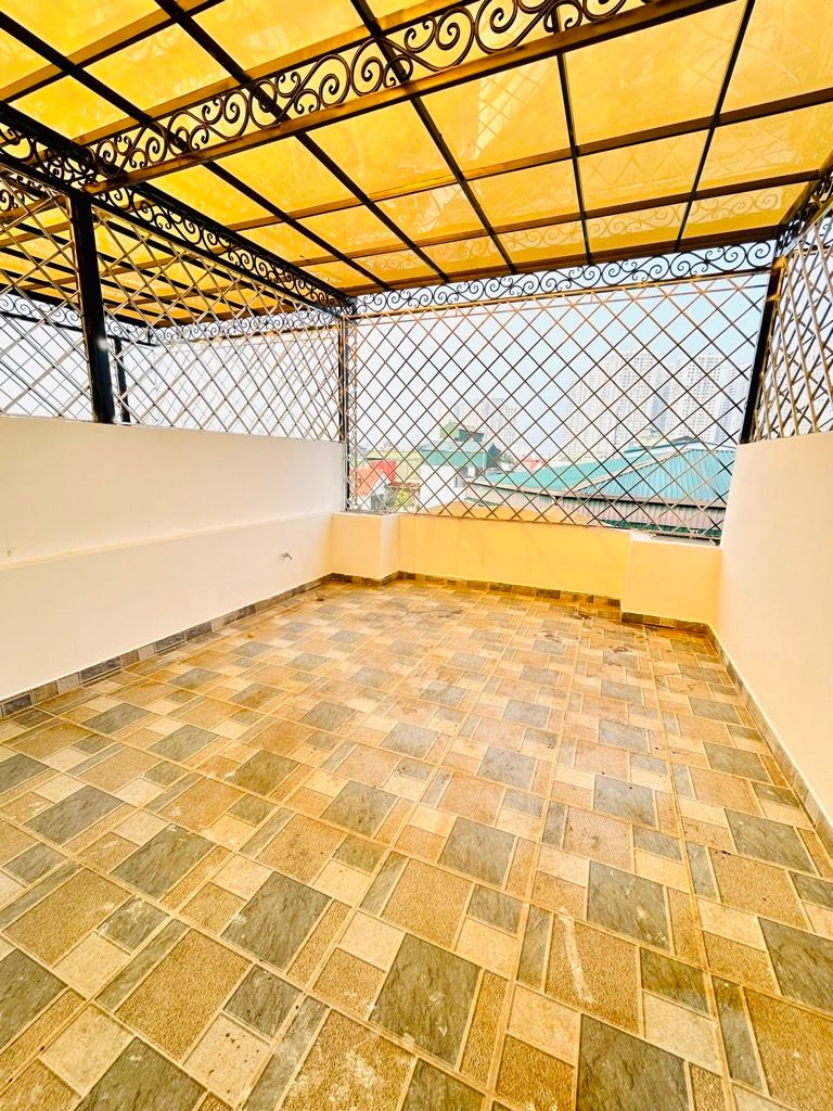 Bán nhà Vĩnh Hưng - diện tích 41m2 5 tầng - Gara ô tô, thang máy - giá 13,5 tỷ