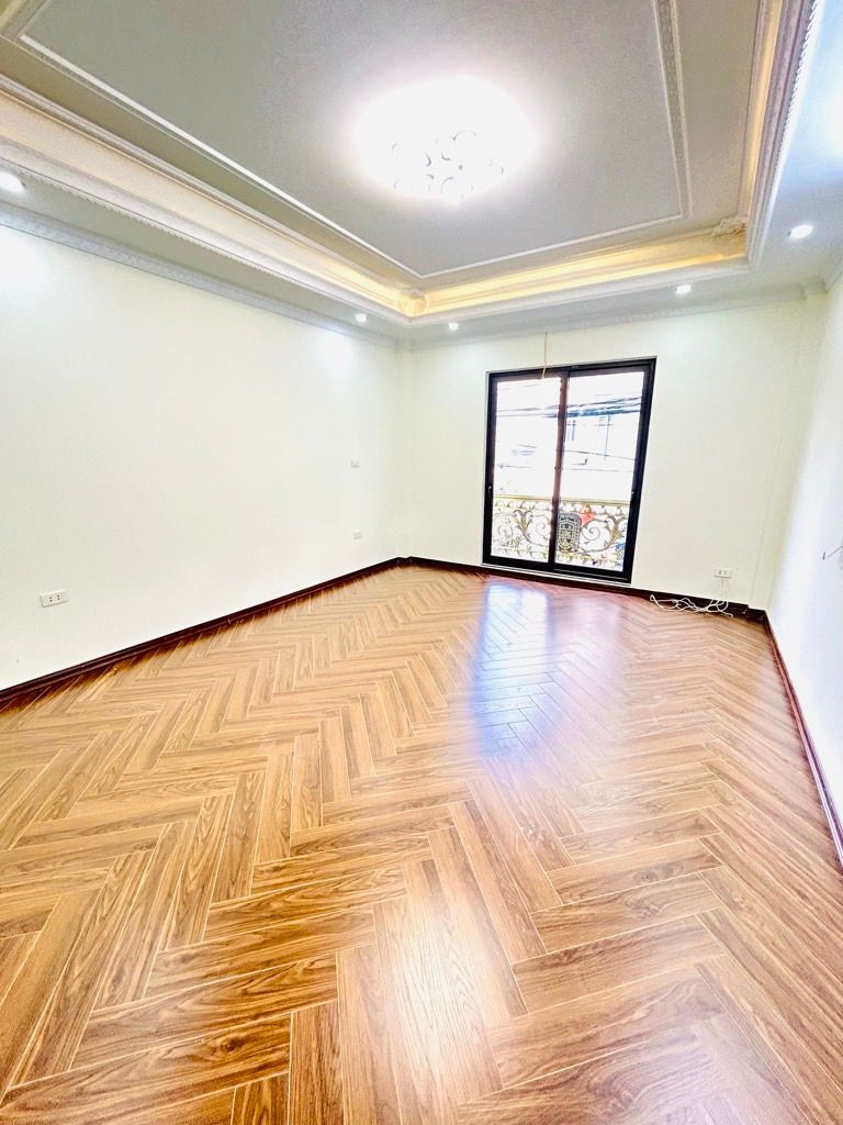 Bán nhà Vĩnh Hưng - diện tích 41m2 5 tầng - Gara ô tô, thang máy - giá 13,5 tỷ