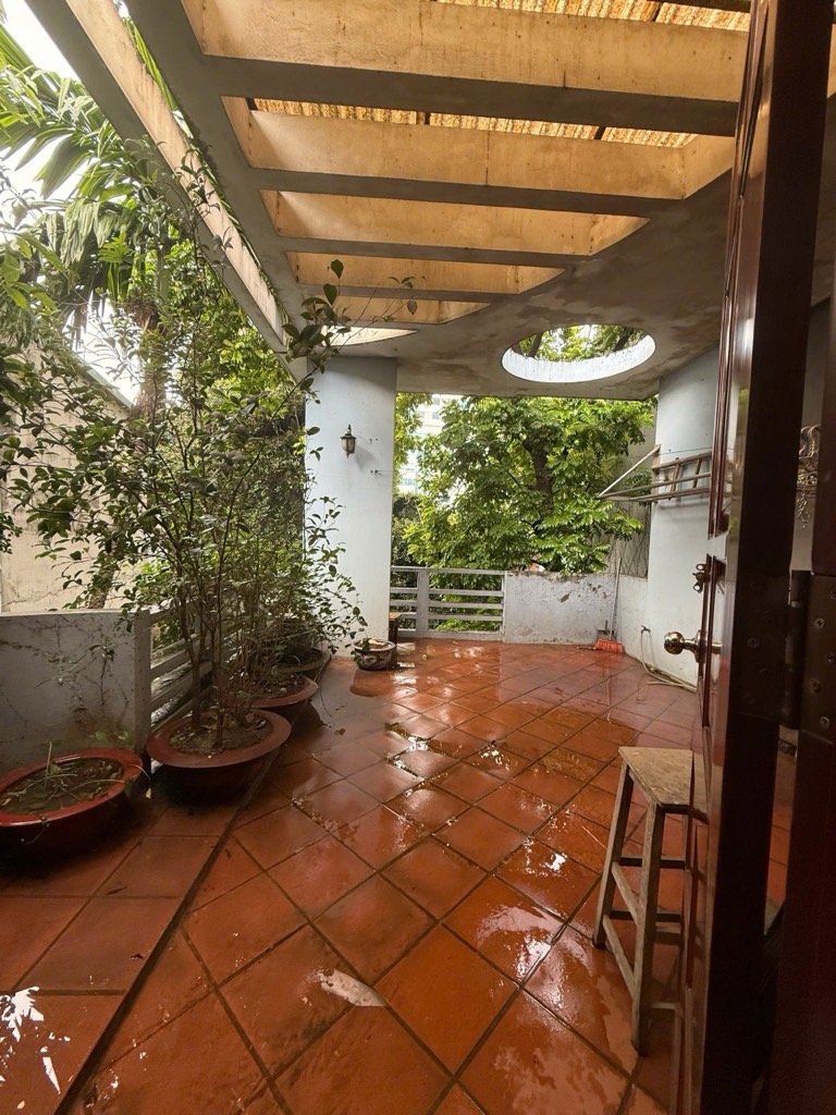 Bán nhà Kim Ngưu - diện tích 140m2 3 tầng - Biệt thự sân vườn - giá 48,6 tỷ