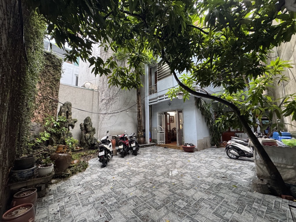 Bán nhà Kim Ngưu - diện tích 140m2 3 tầng - Biệt thự sân vườn - giá 48,6 tỷ