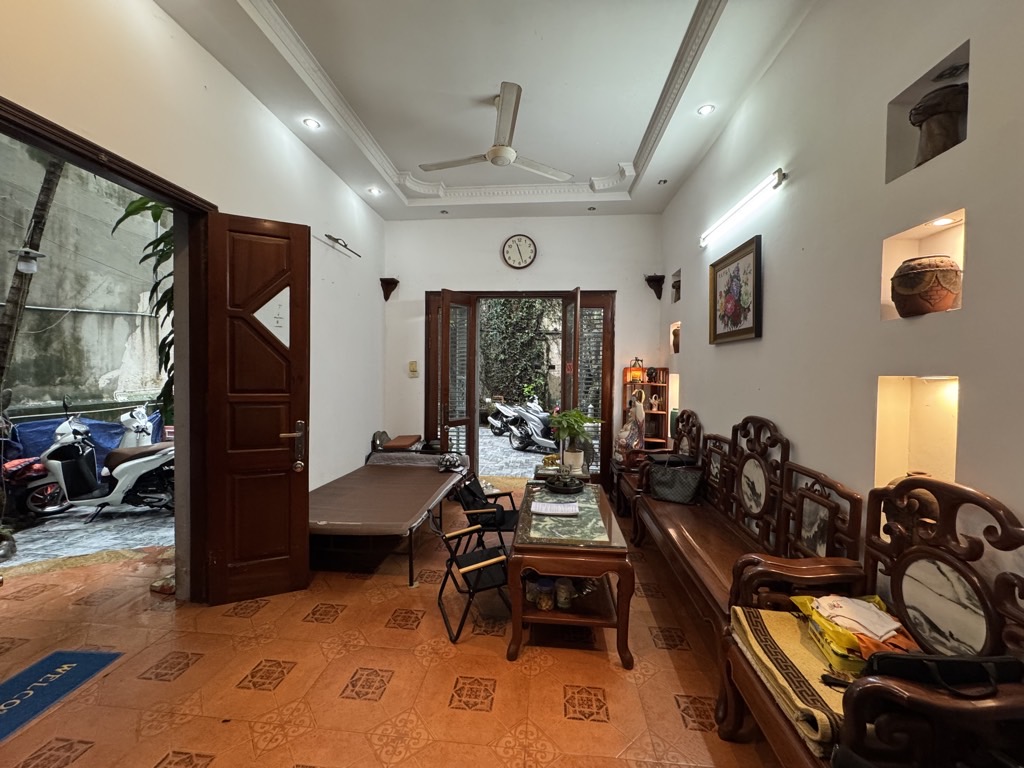 Bán nhà Kim Ngưu - diện tích 140m2 3 tầng - Biệt thự sân vườn - giá 48,6 tỷ