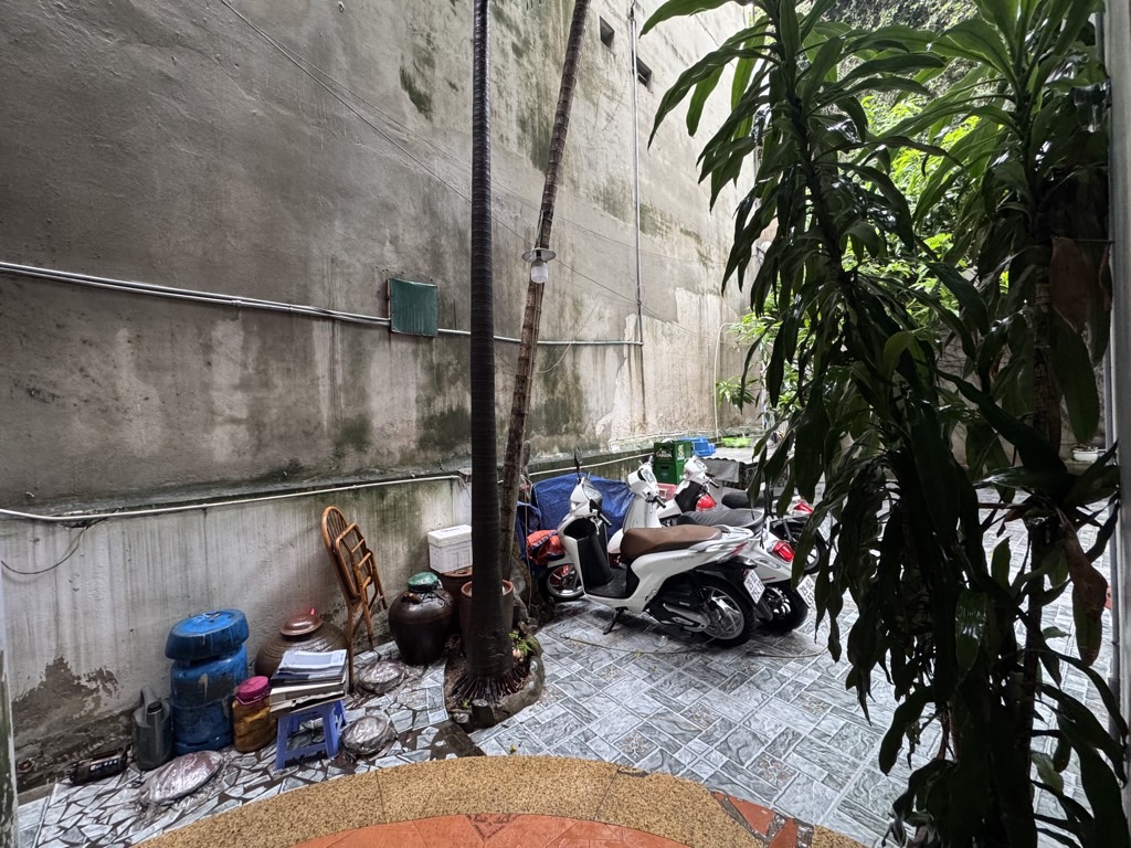 Bán nhà Kim Ngưu - diện tích 140m2 3 tầng - Biệt thự sân vườn - giá 48,6 tỷ