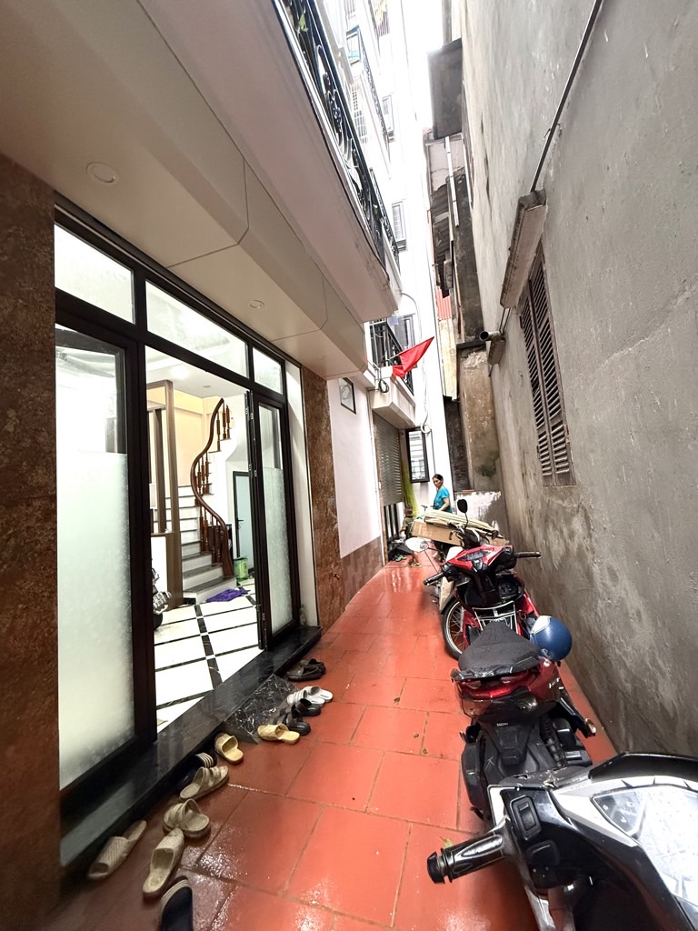 Bán nhà Lê Trọng Tấn - diện tích 30m2 5 tầng - Chính chủ vuông đẹp - giá 8,2 tỷ