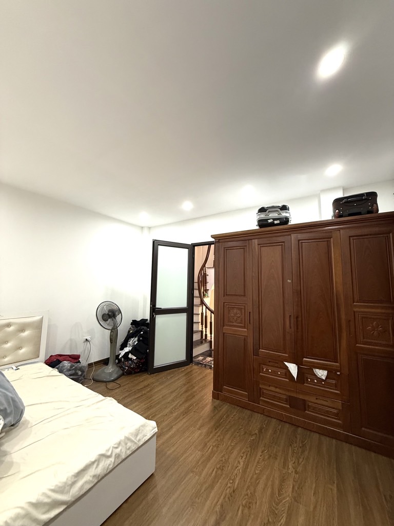 Bán nhà Lê Trọng Tấn - diện tích 30m2 5 tầng - Chính chủ vuông đẹp - giá 8,2 tỷ
