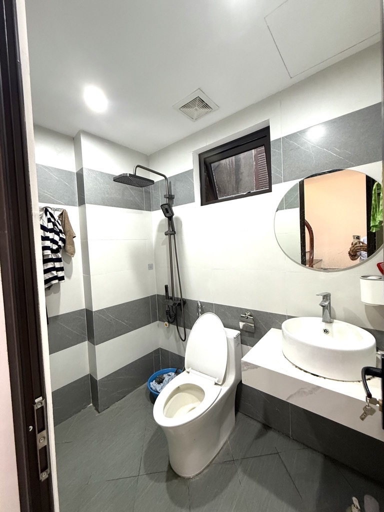 Bán nhà Lê Trọng Tấn - diện tích 30m2 5 tầng - Chính chủ vuông đẹp - giá 8,2 tỷ