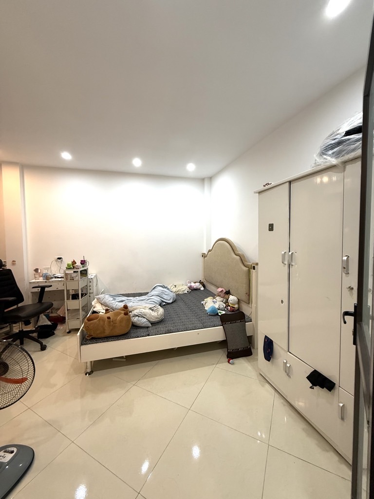 Bán nhà Lê Trọng Tấn - diện tích 30m2 5 tầng - Chính chủ vuông đẹp - giá 8,2 tỷ