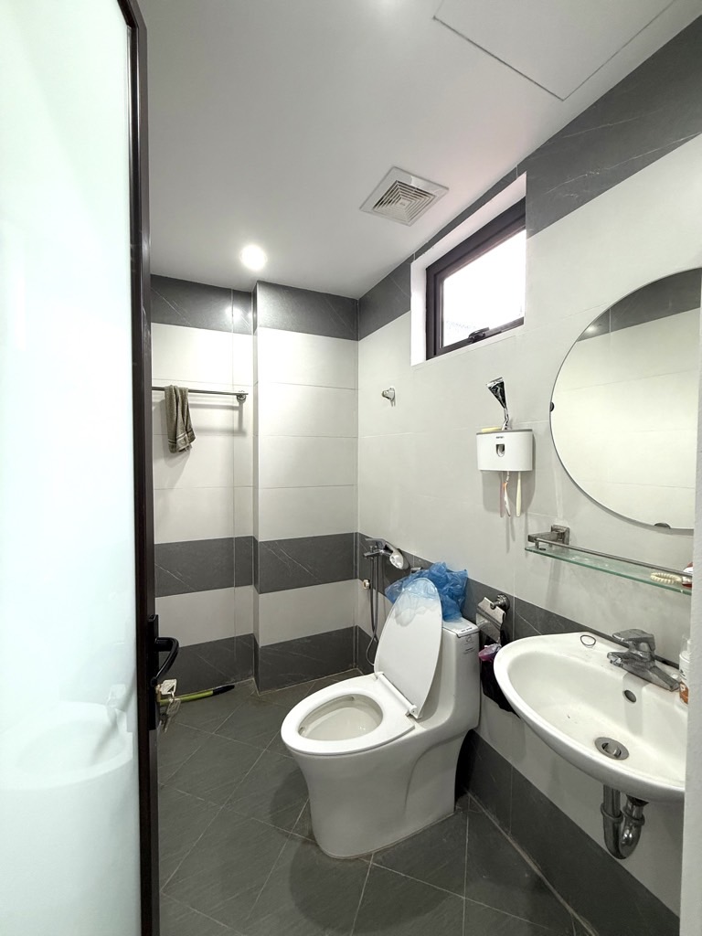 Bán nhà Lê Trọng Tấn - diện tích 30m2 5 tầng - Chính chủ vuông đẹp - giá 8,2 tỷ