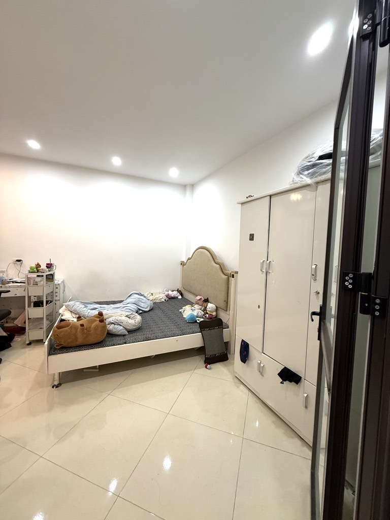 Bán nhà Lê Trọng Tấn - diện tích 30m2 5 tầng - Chính chủ vuông đẹp - giá 8,2 tỷ