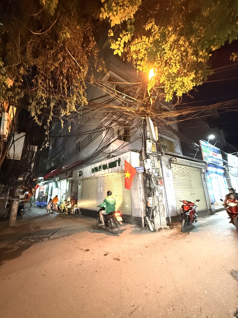 Bán nhà Lê Trọng Tấn - diện tích 30m2 5 tầng - Chính chủ vuông đẹp - giá 8,2 tỷ